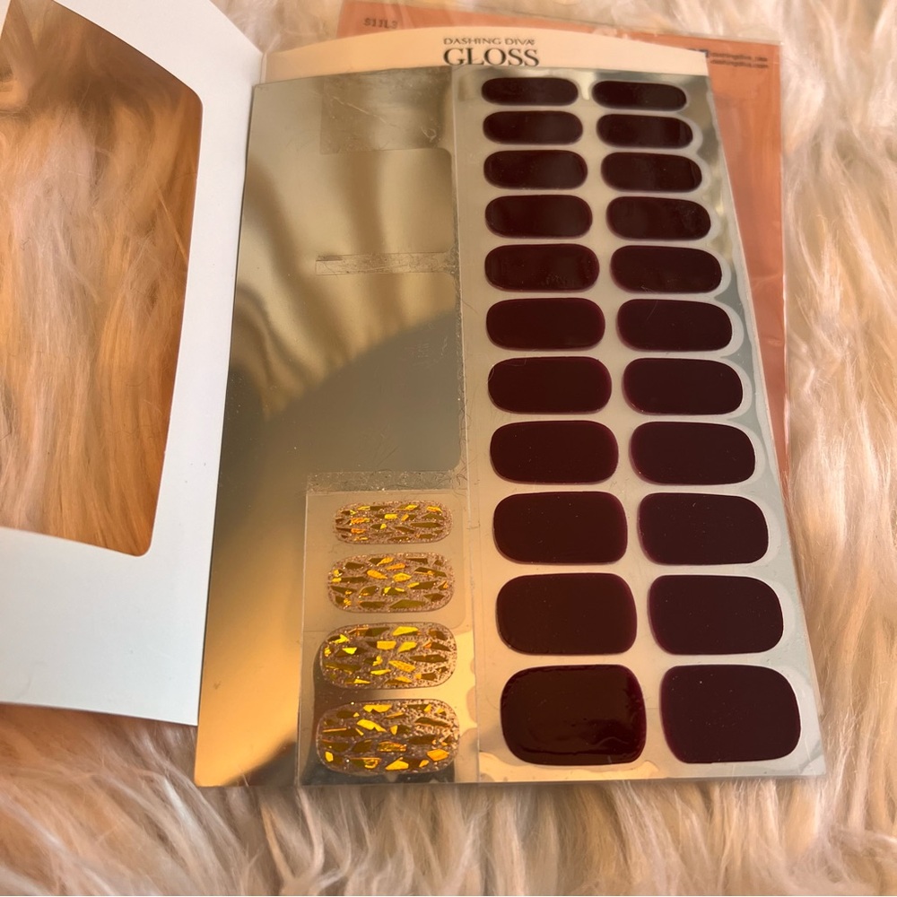 Dashing Diva Gloss Gel Nail Strips Set - Picture 3 of 5